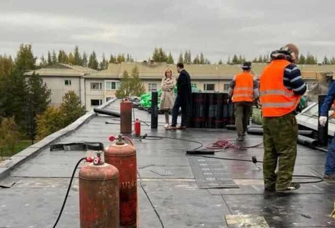 Во Всеволожске крышу школы ремонтировали прямо во время уроков